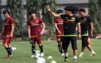 Thầy và trò đội U23 Việt Nam thể hiện quyết tâm trước đội Cereza Osaka