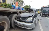 Thanh Hóa: Xe 7 chỗ đâm xe đầu kéo, 7 người thương vong