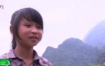 Cô bé 12 tuổi người Dao ham học tiếng Anh