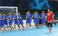 Đội tuyển futsal nữ Việt Nam có buổi tập làm quen NTĐ Nilai