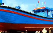 Quảng Ngãi hạ thủy tàu vỏ gỗ đầu tiên đóng theo Nghị định 67