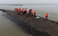 Trung Quốc: Trục vớt tàu gặp nạn trên sông Trường Giang