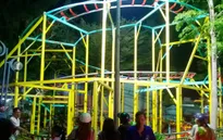 Cà Mau: Tàu lượn trật khỏi đường ray, 2 em nhỏ văng xuống đất