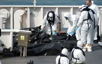 Italy bắt giữ 2 người liên quan đến vụ chìm tàu ngoài khơi Libya