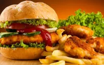 Anh kêu gọi cấm phát quảng cáo đồ ăn nhanh trên truyền hình