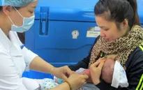 Chỉ hơn 55% trẻ sơ sinh được tiêm vaccine viêm gan B