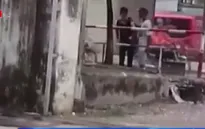 Bắt giữ đối tượng ngang nhiên trấn lột tiền giữa ban ngày tại Hà Nội