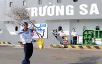 Chủ tịch nước tặng quà Tết chiến sĩ, nhân dân ở Trường Sa