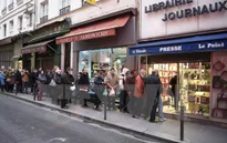 Các hiệu sách bán Charlie Hebdo bị đe dọa tấn công