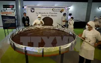 Đồng xu chocolate lớn nhất thế giới được ra mắt tại Venezuela