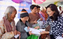 Khám bệnh miễn phí cho Việt kiều và người nghèo tại Phnom Penh