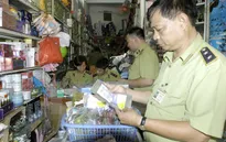 Hà Nội: Phát hiện hơn 100.000 mỹ phẩm giả tại cửa hàng Xuân Thủy