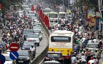 Hà Nội: Càng gần Tết, ùn tắc giao thông càng trầm trọng