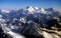 Núi Everest dịch chuyển... 3cm sau động đất tại Nepal
