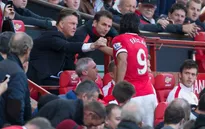 Van Gaal nhắn Falcao: Đừng tưởng đắt mà tôi không loại!