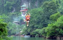 Hệ thống đu dây tự do Sông Chày - Hang Tối lập kỷ lục dài nhất Việt Nam