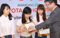 Toyota Việt Nam trao học bổng cho sinh viên xuất sắc