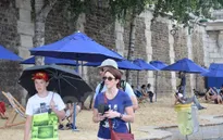 Pháp mở cửa các bãi biển nhân tạo giữa lòng thủ đô Paris