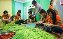 Cơm miễn phí “tiếp sức” cho sĩ tử mùa thi