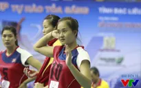 VTV Cup 2015: Đến lượt ứng viên hoa khôi Linh Chi bị cúm
