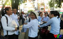 Ngày đầu kỳ thi THPT Quốc gia 2015: Sĩ tử hồi hộp trước giờ G