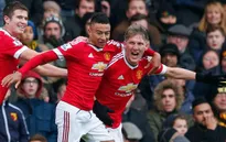 Schweini tỏa sáng, Man Utd thắng nghẹt thở trên sân Warford