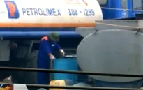 Lật tẩy ‘trò ảo thuật’ rút ruột xăng dầu của xe bồn