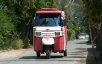 Pakistan: Dịch vụ "xe lam hồng" dành riêng cho phụ nữ