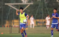 Xuân Trường ra sân tập cùng U23 Việt Nam ngay sau khi hội quân