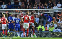 Người cũ của Arsenal kiến tạo, Zouma ghi bàn mở tỉ số derby London
