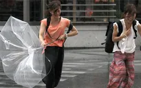 Siêu bão sắp đổ bộ vào miền Nam Nhật Bản