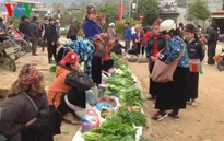 Ngày xuân đi chợ phiên Huổi Cuổi