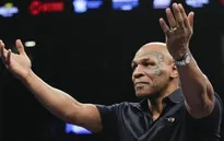 Huyền thoại Mike Tyson lấn sân sang UFC