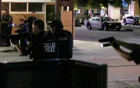 Hỗn loạn hiện trường vụ nổ súng làm 5 cảnh sát thiệt mạng ở Dallas