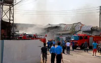 Bình Dương: Cháy 3 công ty sản xuất đồ gỗ xuất khẩu liền nhau