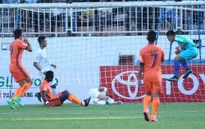 Chấn thương kinh hoàng của Văn Pho: Khi trọng tài thờ ơ với bạo lực tại V.League