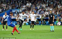 VIDEO EURO 2016: Schweinsteiger để bóng chạm tay, Griezmann mở tỷ số từ chấm phạt đền