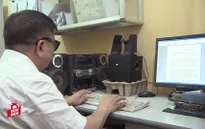 Tấm gương về người đàn ông khiếm thị nuôi ước mơ học tập