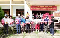 Hơn 4.000 suất quà dành tặng đồng bào miền Trung bị bão lũ