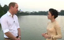 Hoàng tử William dạo Hồ Gươm, thăm cầu Thê Húc cùng MC Thùy Dương VTV4