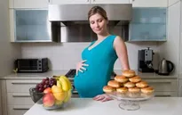 Bà bầu ăn nhiều chất ngọt nhân tạo, con dễ béo phì