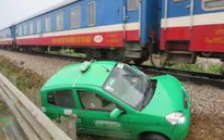 Tai nạn đường sắt Bắc Nam, ba người ngồi trên taxi thoát chết