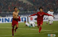 VIDEO Mỹ Đình "nổ tung" với bàn thắng nâng tỷ số 2-1 của Vũ Minh Tuấn