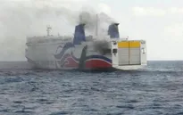 Giải cứu hơn 500 người khỏi vụ cháy phà tại Puerto Rico