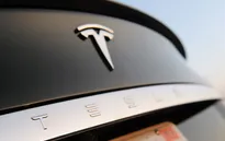Để xảy ra tai nạn chết người, Mỹ mở cuộc điều tra hãng xe Tesla