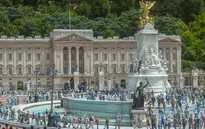 Du khách bị mê hoặc khi đến công viên kỳ quan thế giới Tobu World Square