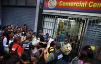 Xe tải chở bột mì bị cướp giữa ban ngày tại Venezuela