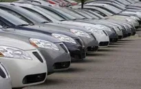 Ô tô đồng loạt tăng giá sốc ngay đầu năm