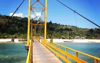 Sập cầu tại Indonesia, hàng chục người thương vong