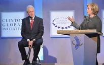 Ông Trump dọa đưa vụ bê bối tình cảm của chồng bà Hillary ra cuộc tranh luận